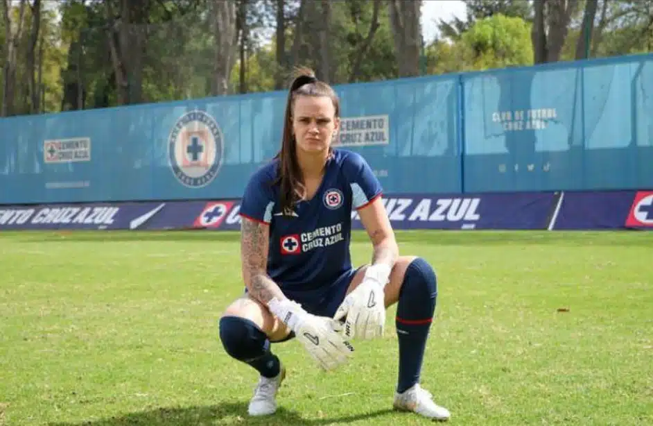 goleira-leticia-rodrigues-e-o-novo-reforco-do-cruz-azul-futebol-latino-11-01