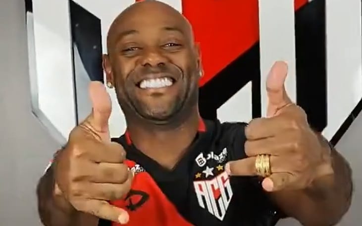 vagner-love-atletico-go-contratado-futebol-latino-05-01