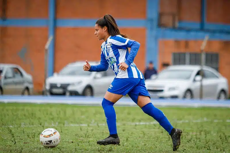 brendha-analisa-preparacao-do-avai-kindermann-para-o-brasileirao-futebol-latino-14-03