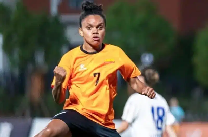 joyce-celebra-premio-de-melhor-atleta-do-fisu-2023-futebol-latino-11-03