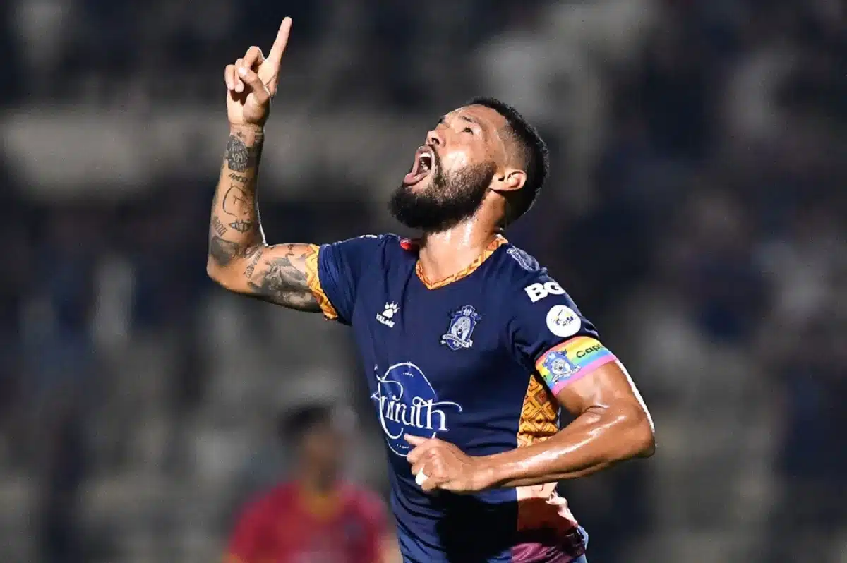 na-asia-stenio-junior-fala-em-lutar-ate-o-fim-pelo-acesso-futebol-latino-21-03