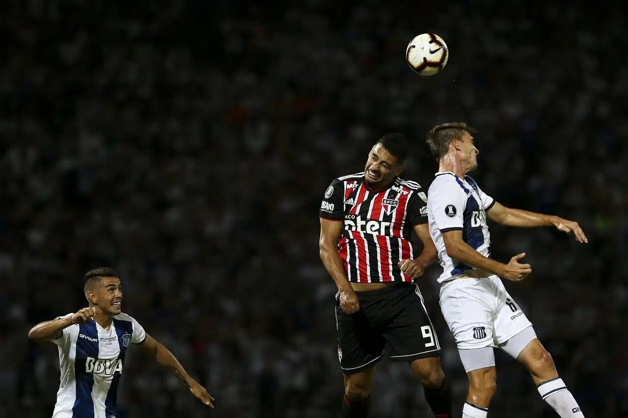 contra-o-talleres-sao-paulo-chega-a-200-jogos-de-libertadores-interna-futebol-latino-04-04
