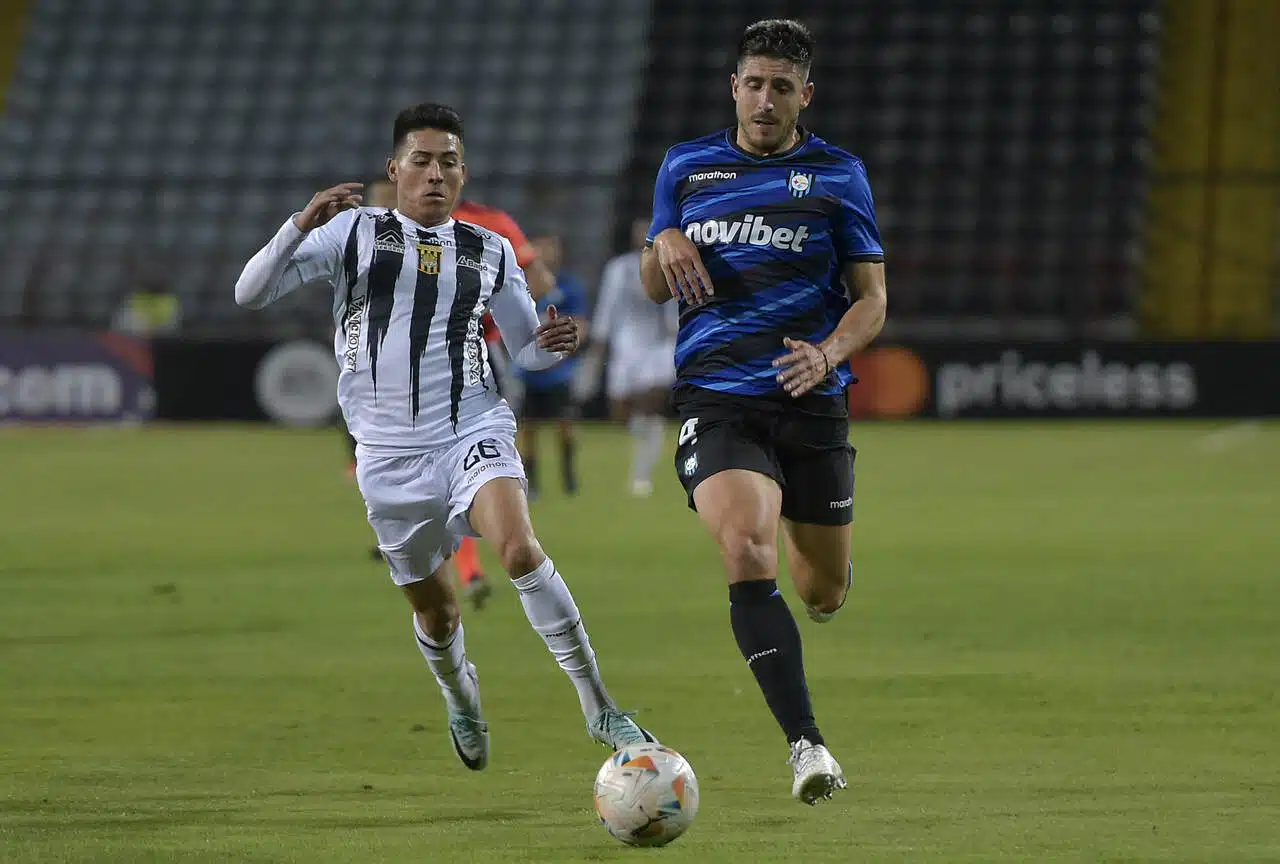 huachipato-the-strongest-futebol-latino-libertadores-24-04-1