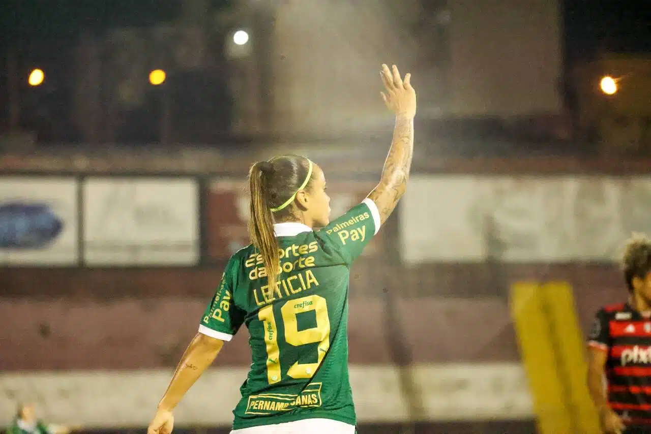leticia-projeta-confronto-entre-palmeiras-e-america-mg-no-brasileirao-futebol-latino-19-04