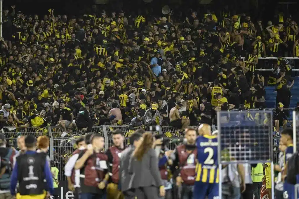 rosario-central-emite-nota-apos-atos-violentos-em-jogo-da-libertadores-futebol-latino-05-04