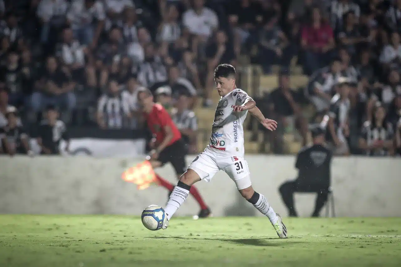 atacante-ronald-comemora-bom-inicio-de-trajetoria-no-operario-futebol-latino