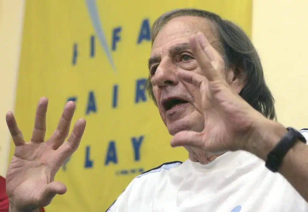 cesar-luis-menotti-aquele-que-batizou-uma-forma-de-jogar-futebol-latino-1