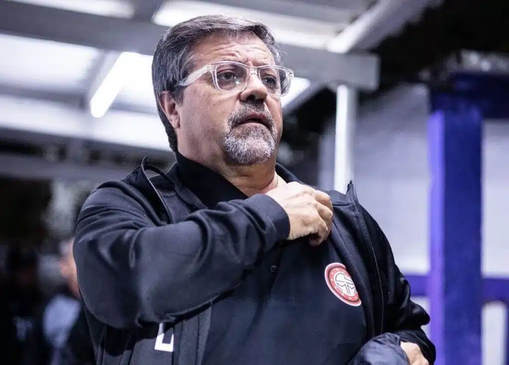 treinador-comete-racismo-contra-arbitro-no-futebol-uruguaio-futebol-latino-21-05_Easy-Resize.com