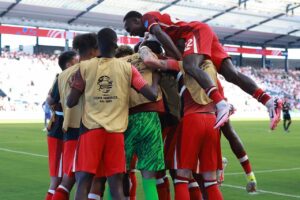 canada-vence-peru-e-vira-vice-lider-no-grupo-a-da-copa-america-futebol-latino-25-06