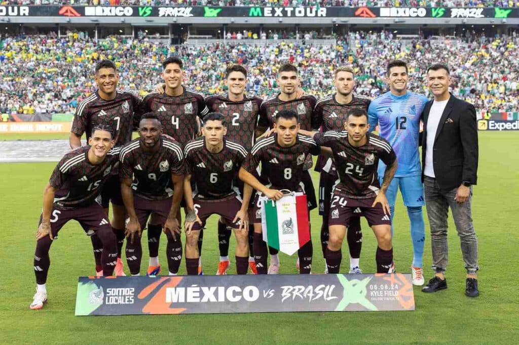 com-cinco-cortes-mexico-define-convocados-para-a-copa-america-futebol-latino-12-06