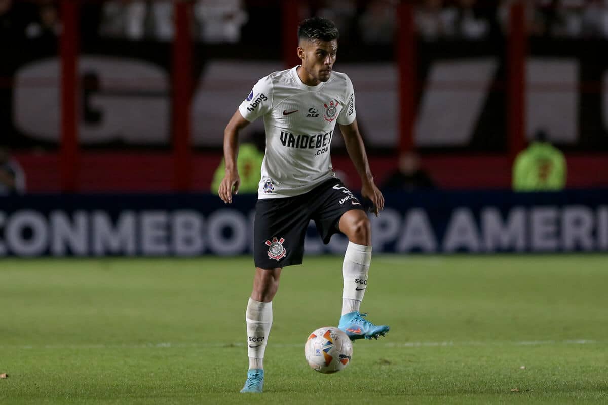 o-que-fez-fausto-vera-se-tornar-alvo-do-atletico-mg-futebol-latino
