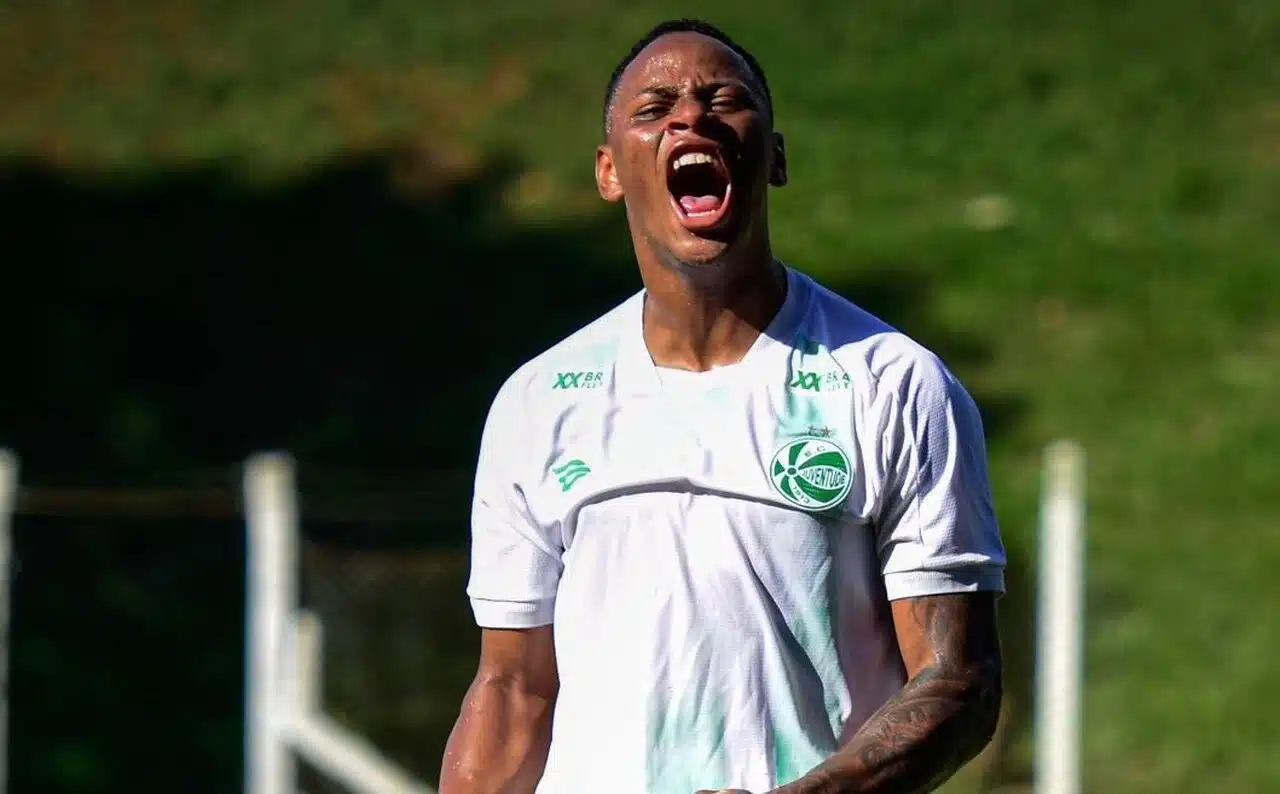 marlon-santos-celebra-volta-ao-juventude-otimas-lembrancas-futebol-latino-12-07_Easy-Resize.com