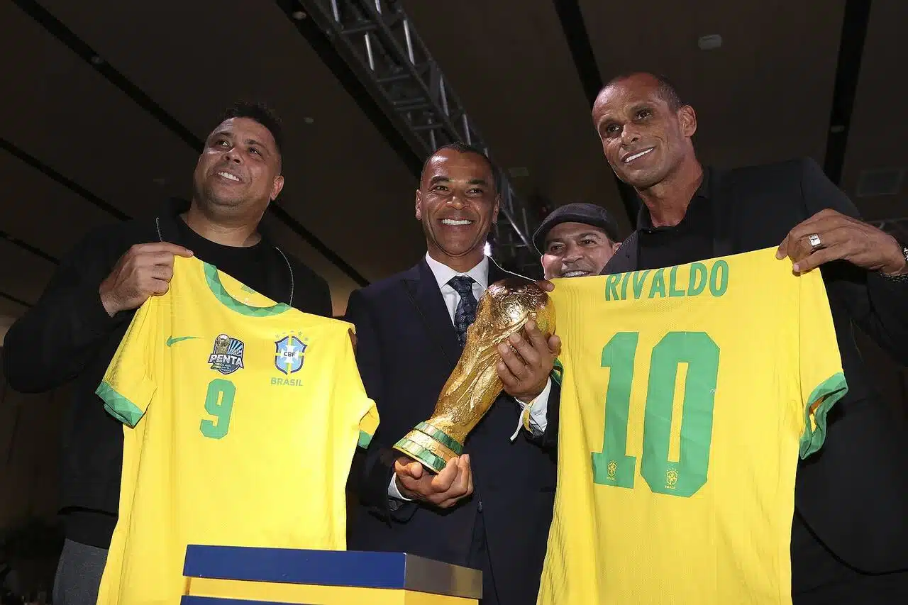 ronaldo-e-rivaldo-analisam-duelo-entre-brasil-e-colombia-futebol-latino