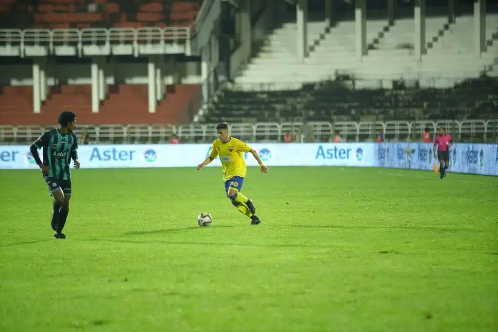 adaptacao-ao-futebol-na-india-e-descrita-por-brasileiro-futebol-latino
