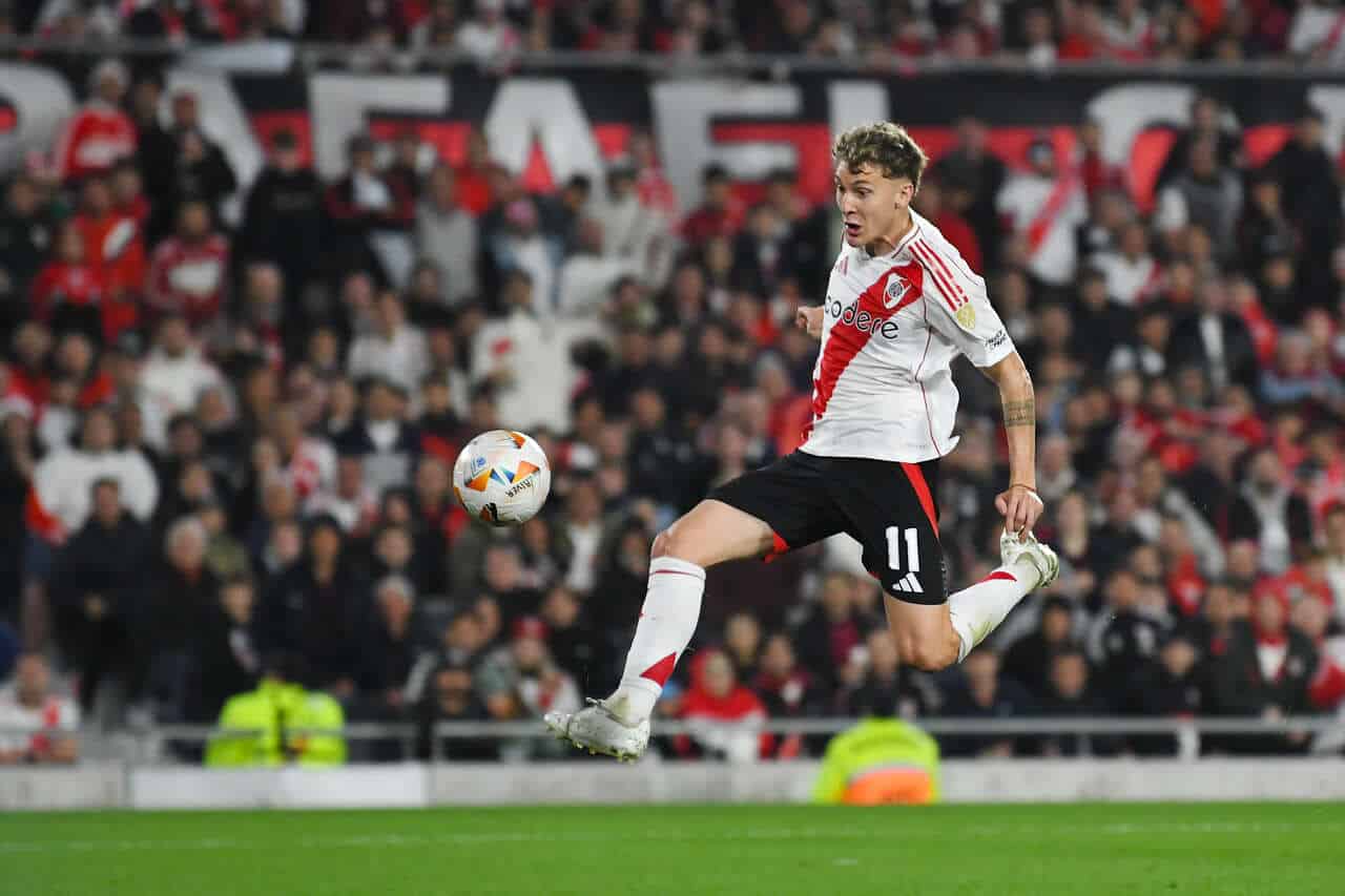 facundo-colidio-vira-simbolo-de-semana-perfeita-no-river-plate-futebol-latino