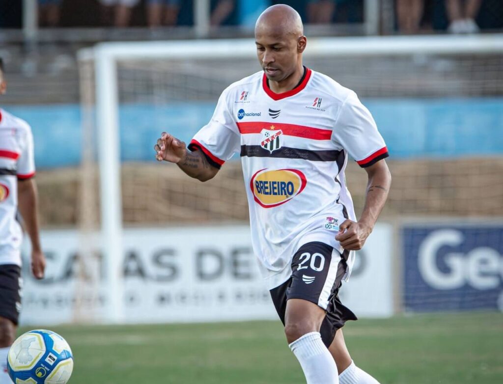 vinicius-kiss-mira-titulo-na-serie-d-como-coroacao-para-o-anapolis-futebol-latino