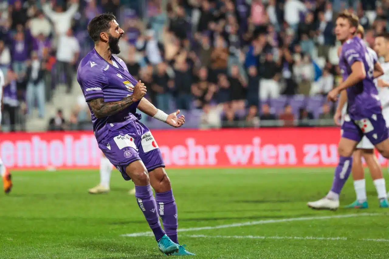lucas-galvao-fala-em-buscar-algo-grande-na-liga-da-austria-futebol-latino