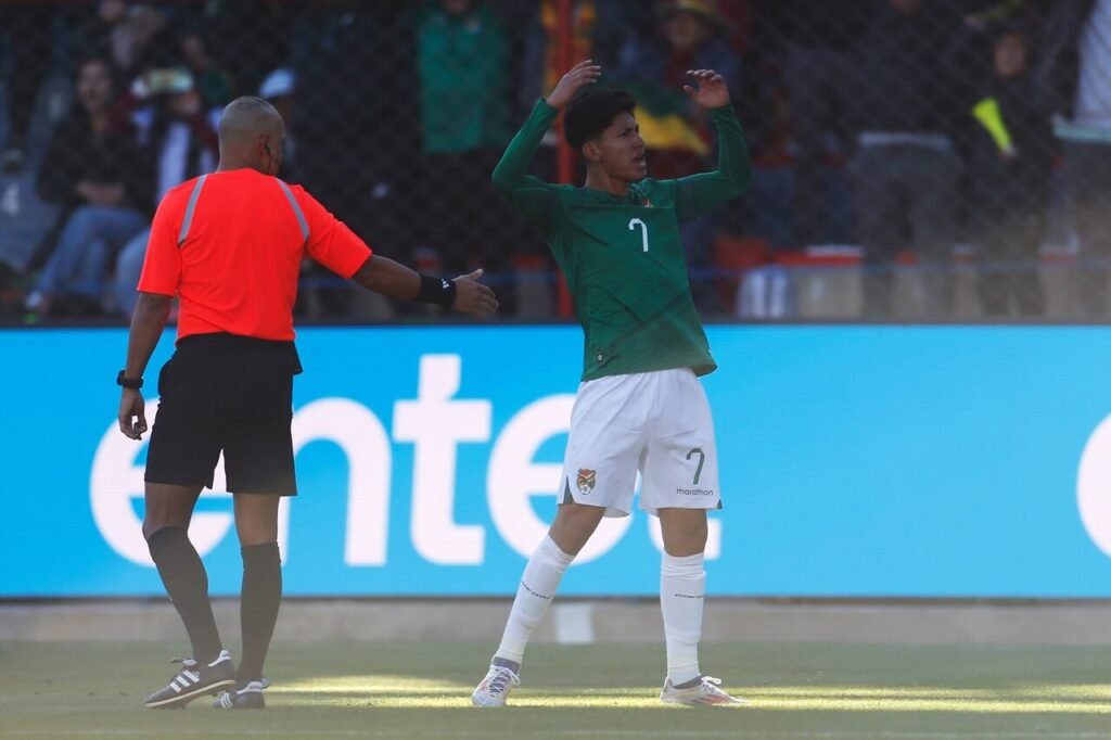 miguelito-simboliza-reacao-da-bolivia-nas-eliminatorias-futebol-latino