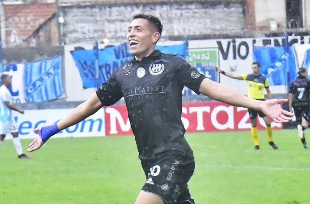 racing-acerta-ultimos-detalhes-para-anunciar-riquelme-do-acesso-futebol-latino