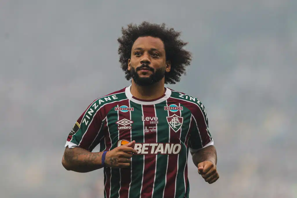 em-video-marcelo-anuncia-sua-aposentadoria-do-futebol-futebol-latino