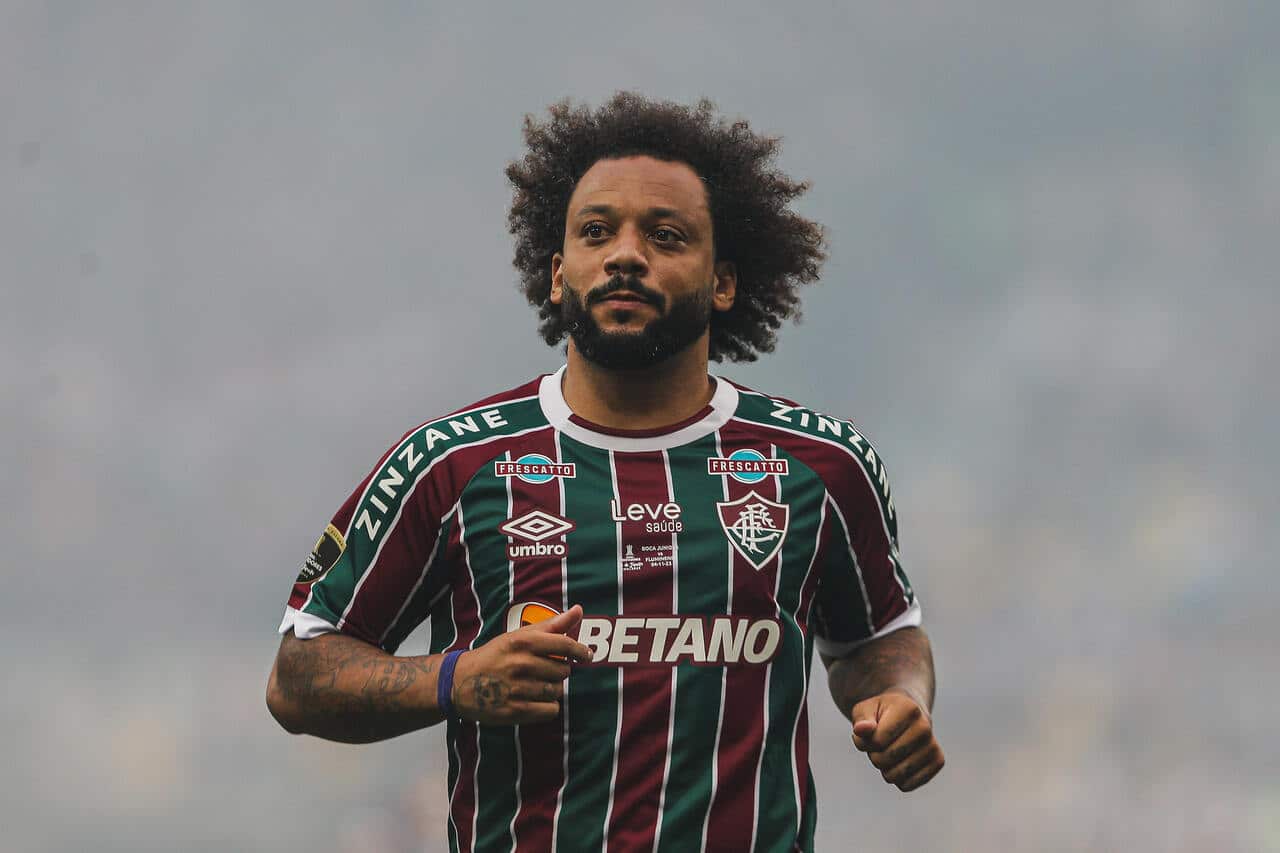 em-video-marcelo-anuncia-sua-aposentadoria-do-futebol-futebol-latino