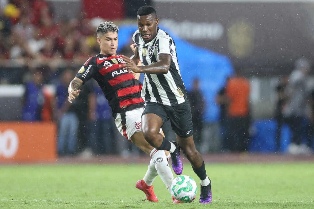 flamengo-e-botafogo-tem-primeiro-reencontro-apos-a-supercopa-futebol-latino