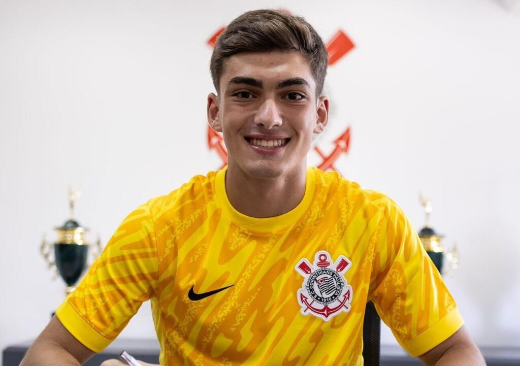 goleiro-destaca-sensacao-unica-em-firmar-acordo-no-corinthians-futebol-latino