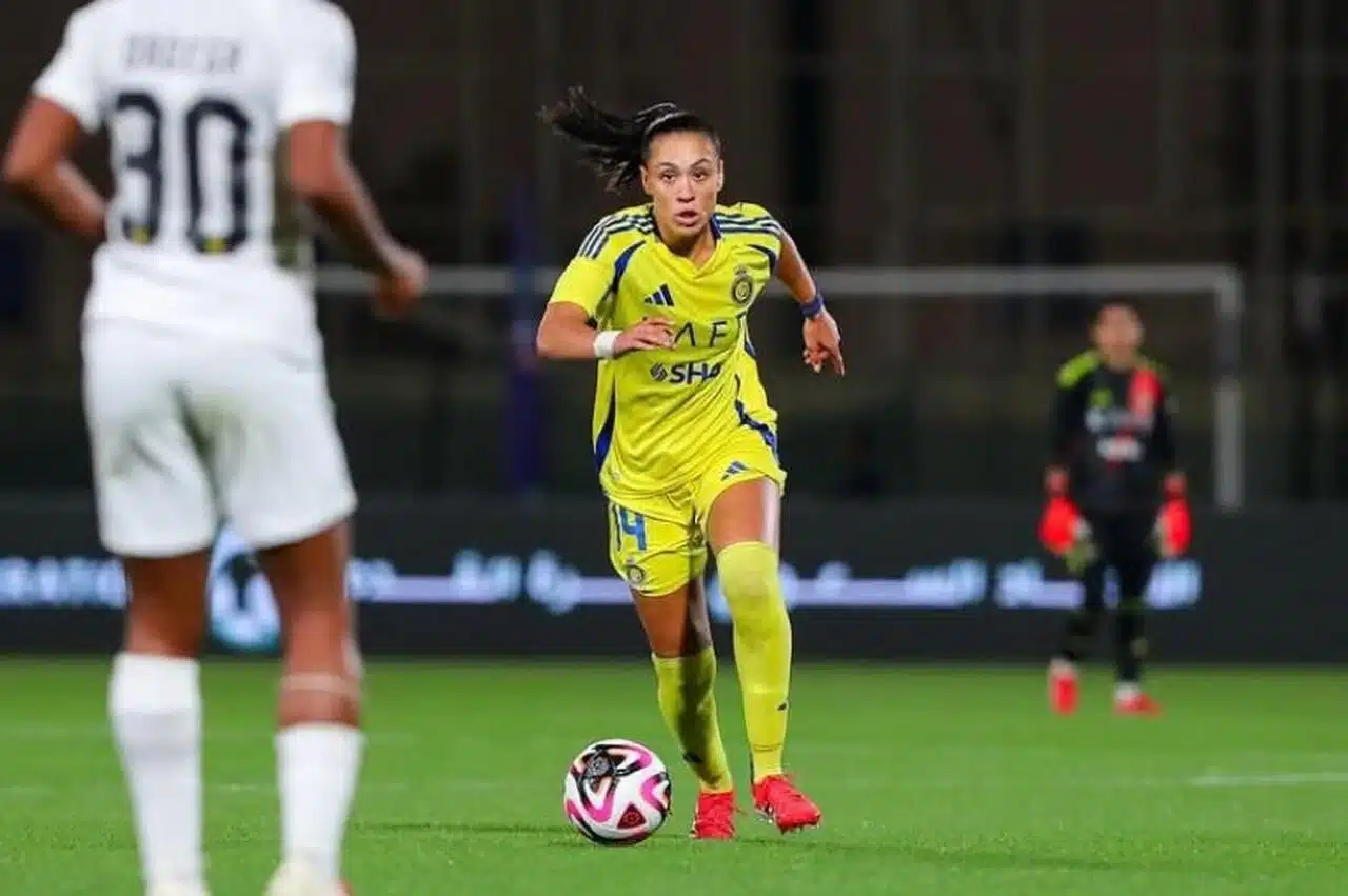 kathellen-celebra-tricampeonato-invicto-do-al-nassr-no-saudita-futebol-latino