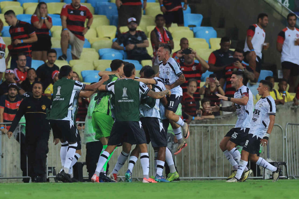 central-cordoba-batiza-feito-contra-o-flamengo-na-libertadores-futebol-latino