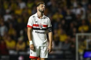 com-lesao-de-calleri-sao-paulo-vai-ao-mercado-por-substituto-futebol-latino