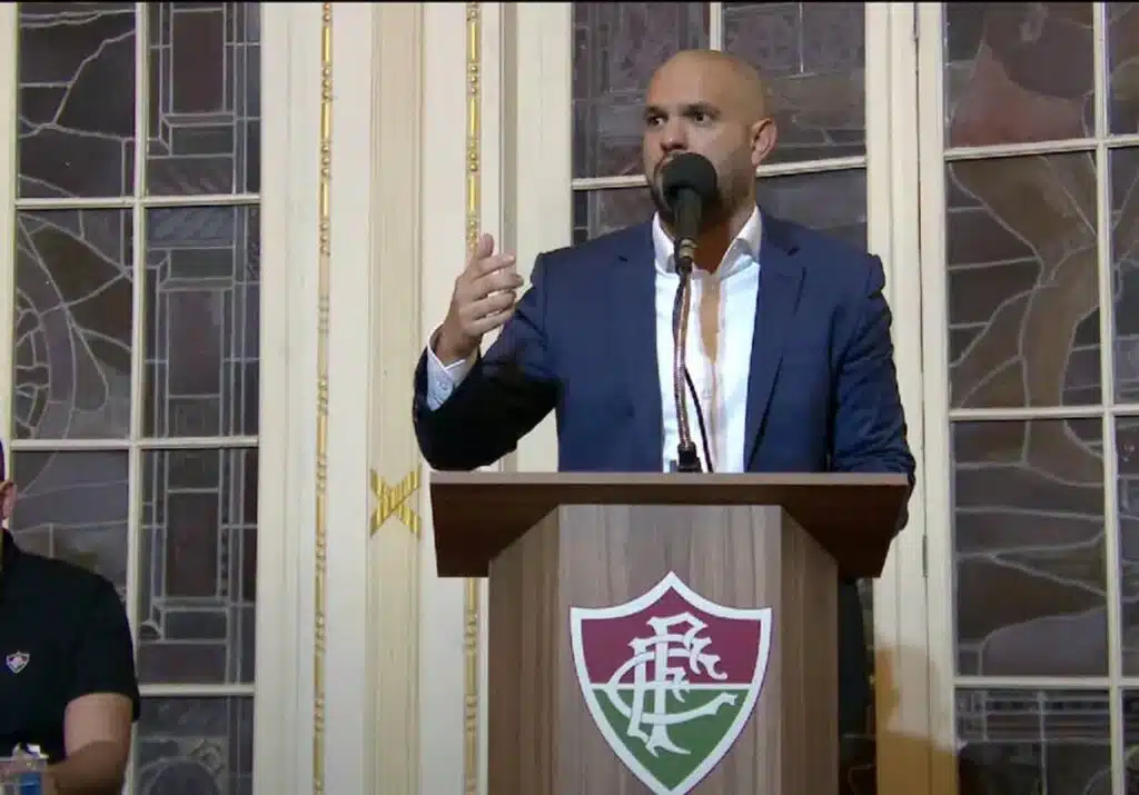 dirigente-fluminense-cita-vasco-forma-pejorativa-futebol-latino_Easy-Resize.com