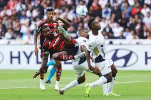 marcador-em-quito-reflete-historico-do-flamengo-na-cidade-futebol-latino