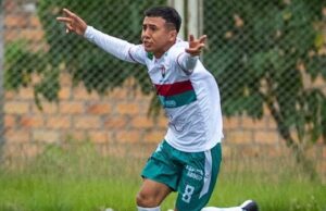 no-peru-jogador-morre-apos-violento-choque-goleiro-futebol-latino_Easy-Resize.com