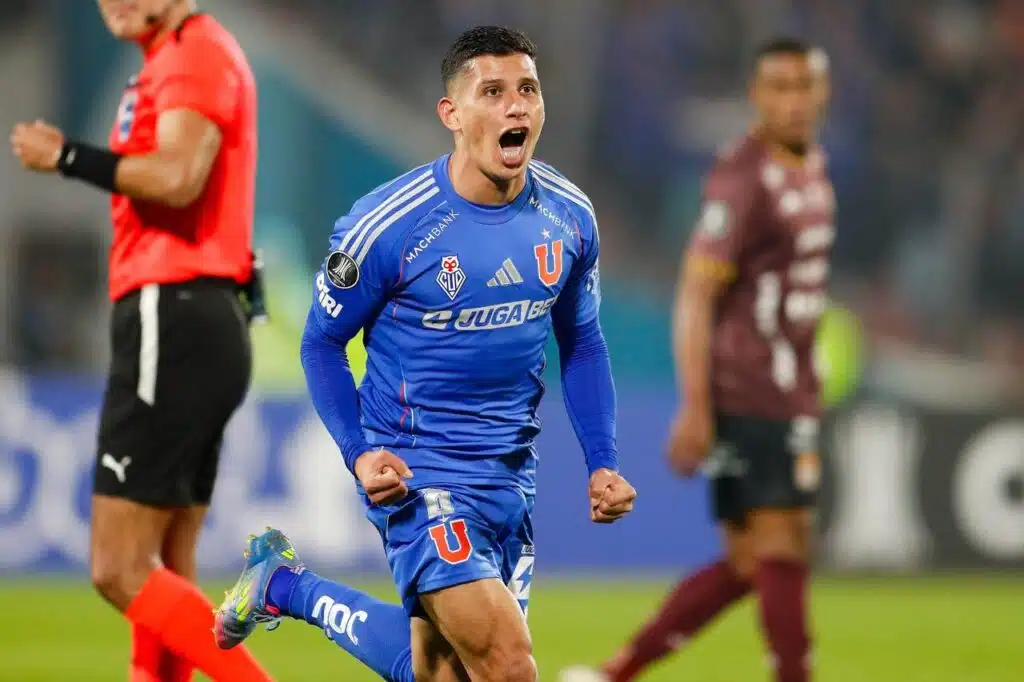 apos-goleada-la-u-torce-por-derrota-do-botafogo-na-libertadores-futebol-latino_Easy-Resize.com