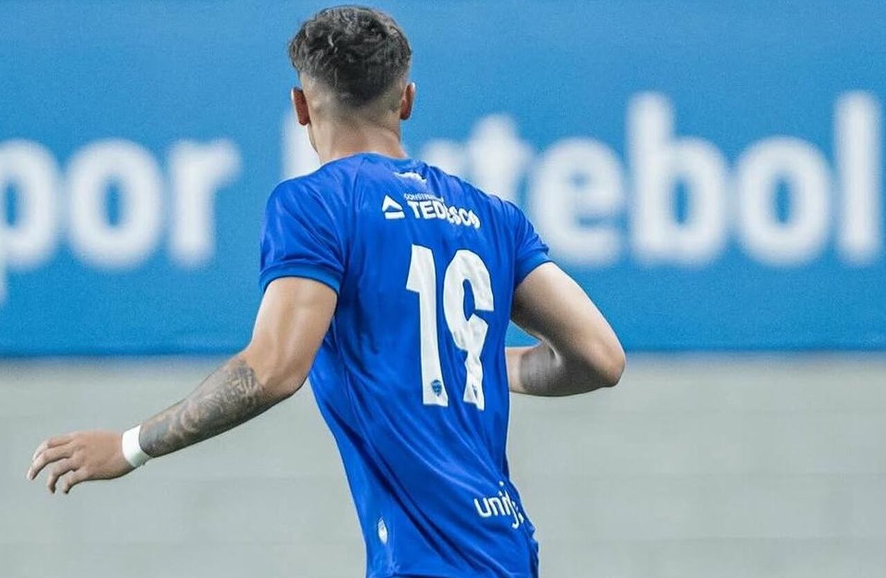 gabriel-lyra-celebra-retorno-aos-gramados-pelo-barra-fc-feliz-demais-futebol-latino