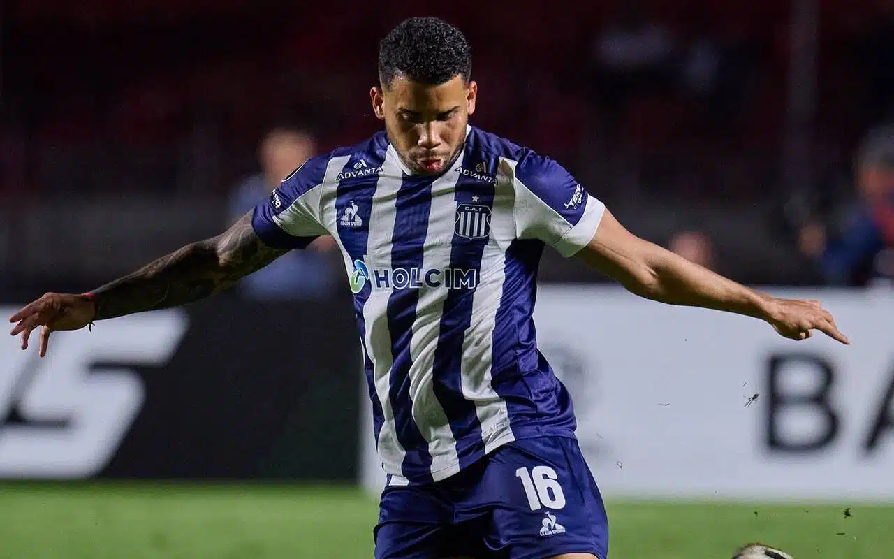 jogador-do-talleres-acusa-bobadilla-do-sao-paulo-de-xenofobia-futebol-latino