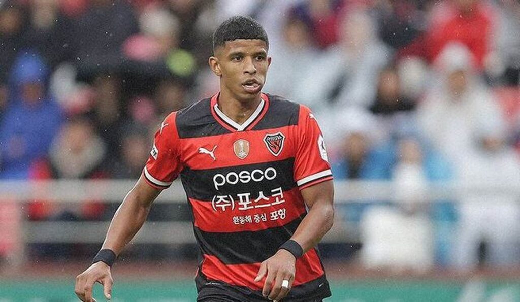 oberdan-mira-mais-conquistas-com-a-camisa-do-pohang-steelers-futebol-latino