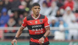 oberdan-mira-mais-conquistas-com-a-camisa-do-pohang-steelers-futebol-latino