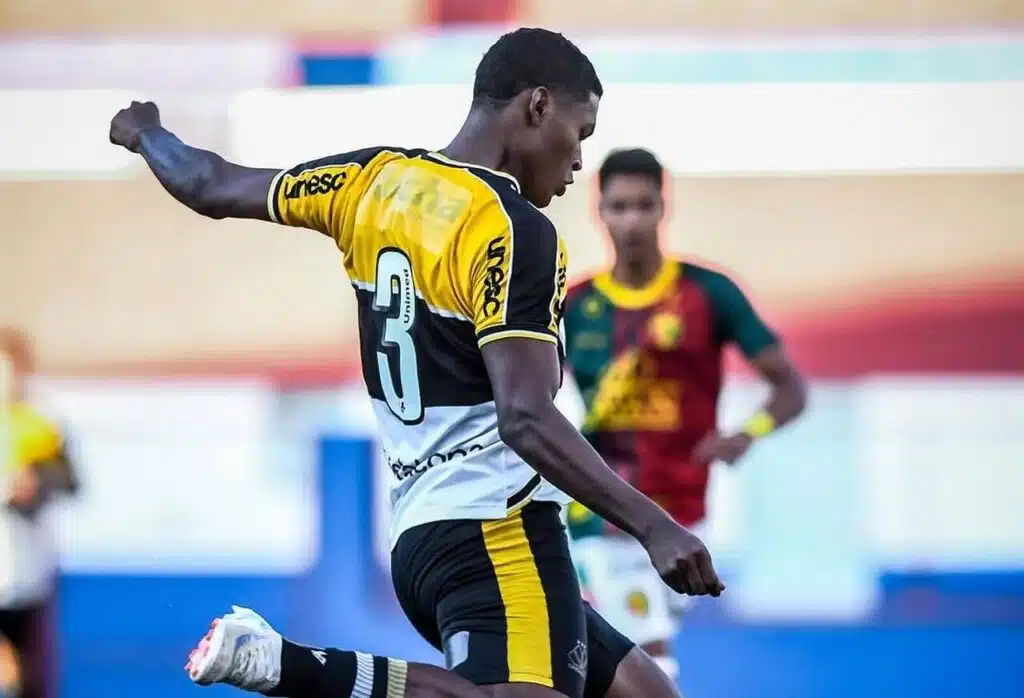 zagueiro-do-criciuma-destaca-sequencia-invicta-na-temporada-futebol-latino