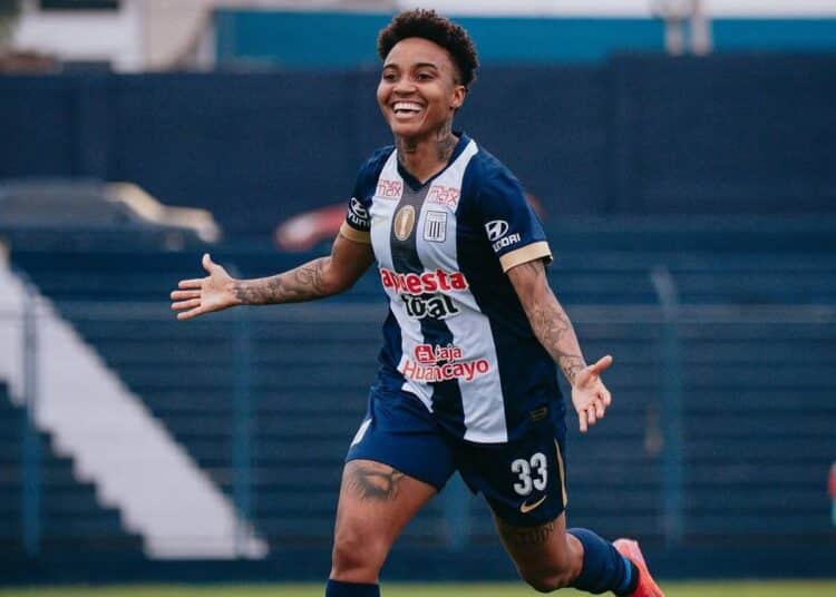 annaysa-projeta-classico-na-final-da-liga-feminina-do-peru-futebol-latino