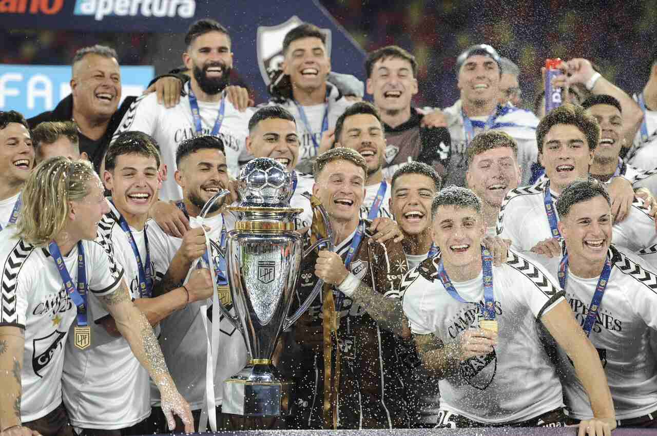 inedito-campeao-argentino-platense-surgiu-gracas-a-uma-aposta-futebol-latino