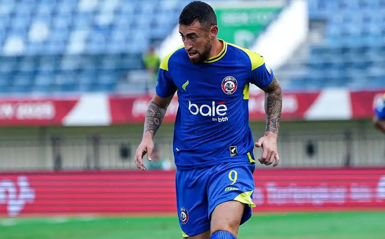 paulinho-moccelin-comemora-estreia-marcante-na-indonesia-futebol-latino