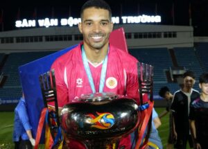 brasileiro-comemora-conquista-importante-no-futebol-asiatico-futebol-latino