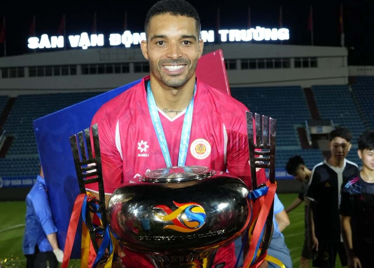 brasileiro-comemora-conquista-importante-no-futebol-asiatico-futebol-latino