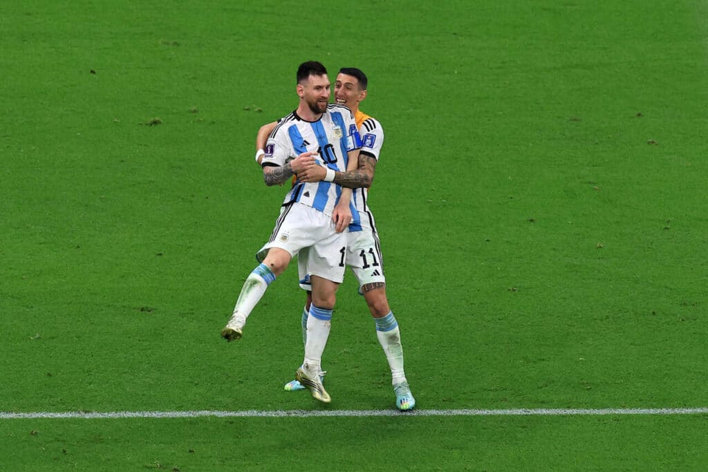di-maria-opina-sobre-messi-disputar-a-proxima-copa-do-mundo-futebol-latino