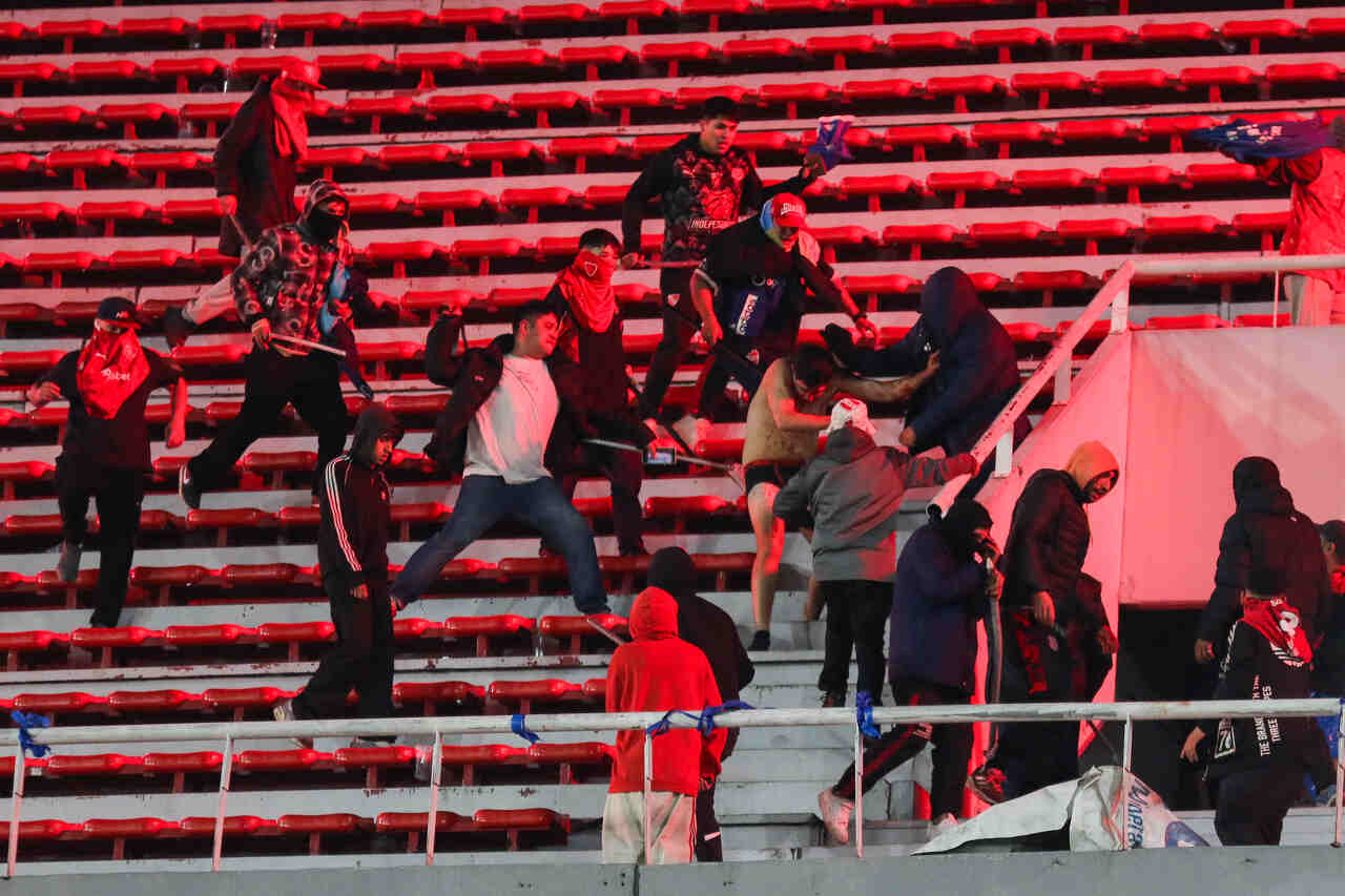 jogo-do-independiente-pelo-campeonato-argentino-e-adiado-futebol-latino