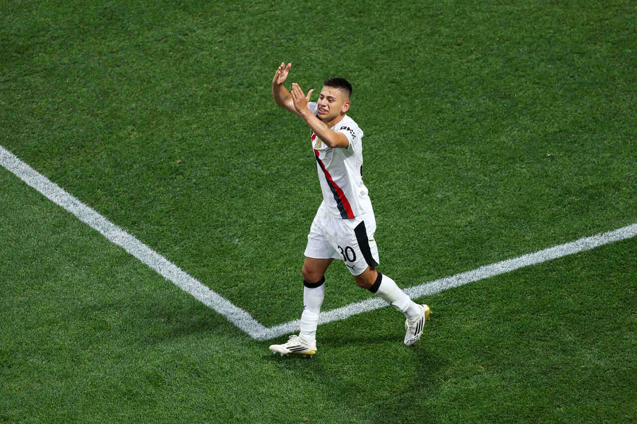 manchester-city-recusa-proposta-da-roma-por-echeverri-futebol-latino