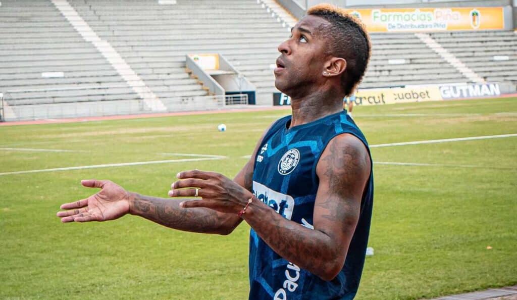 miller-bolanos-ex-gremio-tem-condenacao-amenizada-no-equador-futebol-latino
