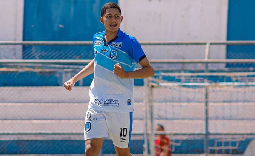 henrique-bueno-briga-forte-pela-artilharia-do-candangao-sub-17-futebol-latino