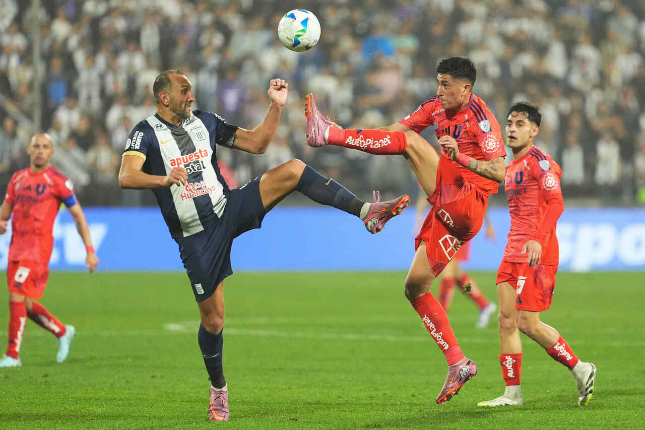 jogo-gols-anulados-alianza-lima-universidad-de-chile-ficam-no-empate-futebol-latino